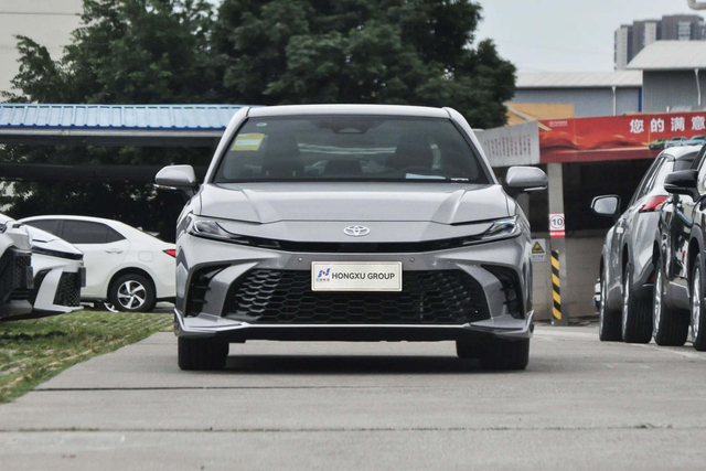 Toyota Camry Intelligent Hybrid Dual Engine 2.0HS X Sport Plus Version New/Used Car